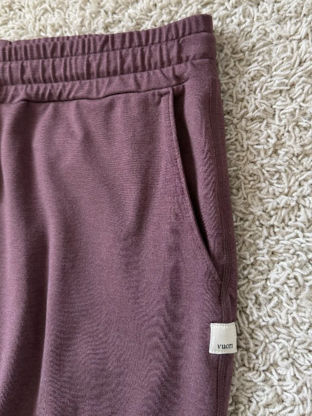 Vuori Women's Performance Joggers Smoked Plum Size S - Picture 3 of 6